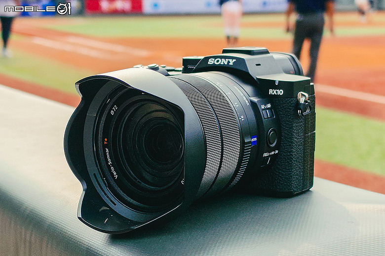 Sony Cyber-shot DSC-RX10M5 評測報告|注入 α 靈魂、一機走天下的長焦怪獸!