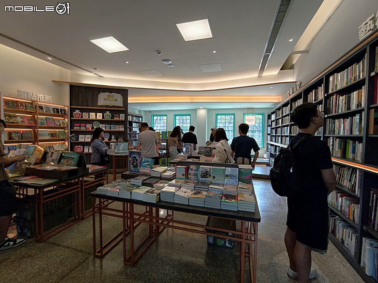 嘉義市立美術館、嘉義文化創意產業園區、嘉義城隍廟、嘉義市郵便局、文化路夜市，外掛美味可口的林聰明沙鍋魚頭、還有繁花似錦的臺南白河蓮花公園 — 2026 端午連假次日遊