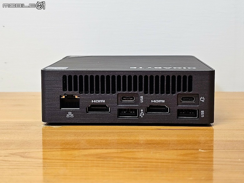 點我看大圖 GIGABYTE BRIX GB-BRU7-255H 迷你電腦開箱