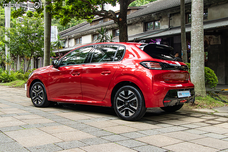 【採訪】小改款Peugeot 208正式發表,單一車型99.8萬元!