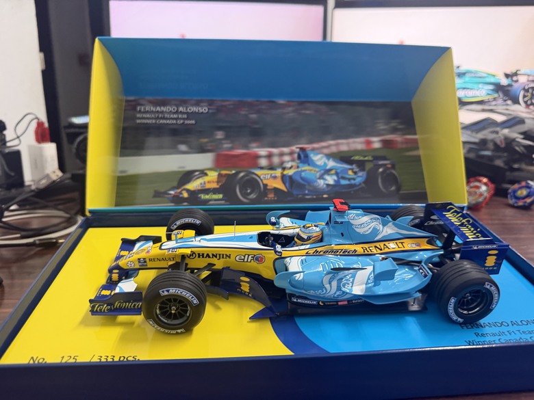 [開箱]F1 1/18 RENAULT R26 FERNANDO ALONSO 2006 CANADA GP