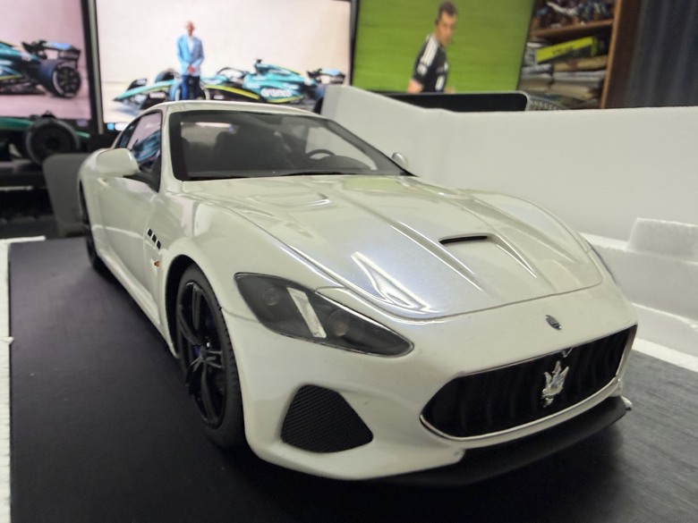 [開箱]1/18 Maserati GranTurismo