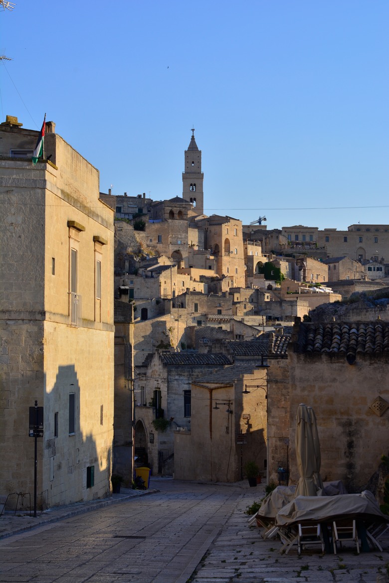 意大利🇮🇹南部之旅第二天 - Sassi di Matera 馬泰拉古城日出，Polignano a Mare濱海波利尼亞諾