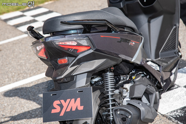 SYM JET SL+大改款11.1萬元正式上市！16.3匹超狂抓不住？！國產白牌首度搭載防浮舉系統！