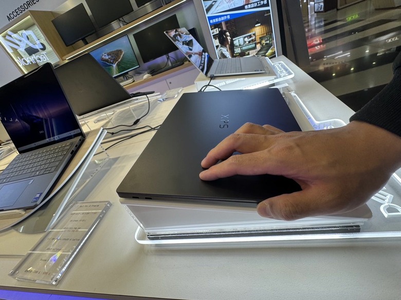 #分享 DELL XPS 16實機質感
