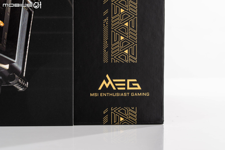 微星 MEG CORELIQUID E15 AIO 水冷散熱器開箱實測 在華麗身形內蘊涵高效散熱性能