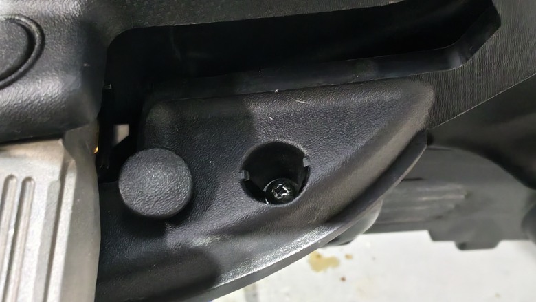 DIY 4k(偽)機車行車紀錄器+car play車機+usb充電器安裝