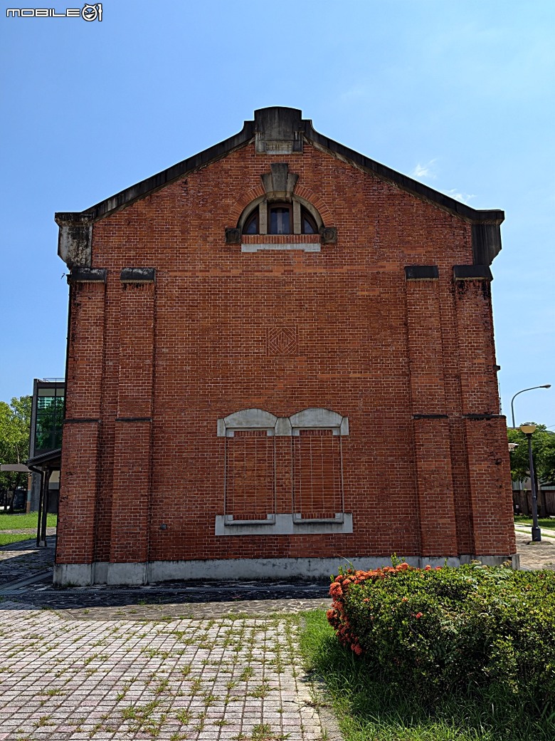 嘉義市立美術館、嘉義文化創意產業園區、嘉義城隍廟、嘉義市郵便局、文化路夜市，外掛美味可口的林聰明沙鍋魚頭、還有繁花似錦的臺南白河蓮花公園 — 2026 端午連假次日遊