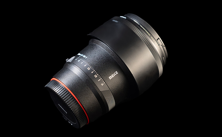 點我看大圖 打破平價鏡頭印象,MEIKE 85mm F1.4 MIX II 展現成熟工藝 ▏開箱實用測試