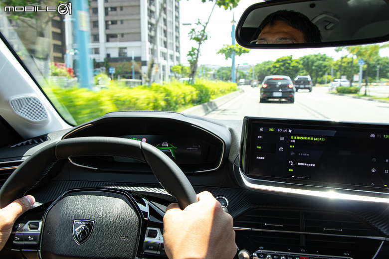 Peugeot 208 小改款試駕|不只賣浪漫情懷,更要用豐富內涵留住你的愛!