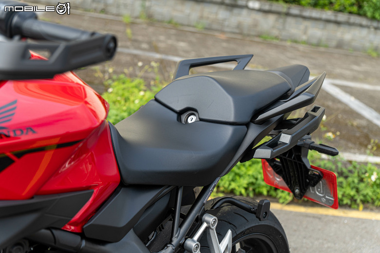 HONDA CB1000 GT 試駕｜不再做選擇，四缸、電懸、運動、舒適我全都要！