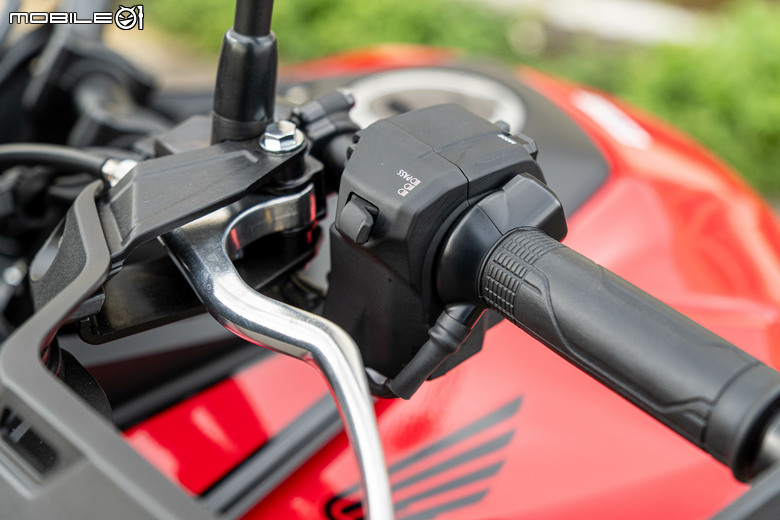 HONDA CB1000 GT 試駕｜不再做選擇，四缸、電懸、運動、舒適我全都要！