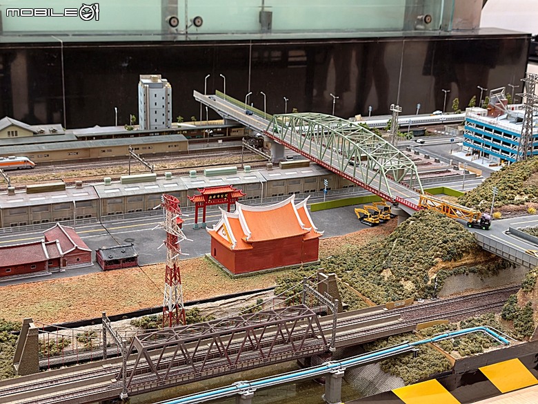 2026年懷舊鐵道場景模型展 in SOGO天母店，附掛吃吃喝喝之 魚君 さかなくん 天母SOGO店之週三鮭魚迴游日半價活動
