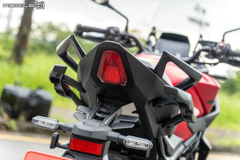 HONDA CB1000 GT 試駕｜不再做選擇，四缸、電懸、運動、舒適我全都要！