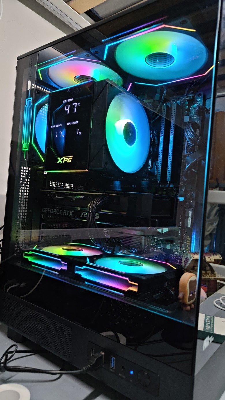 AMD低功耗小機殼電競機 9700X+5060ti 16G