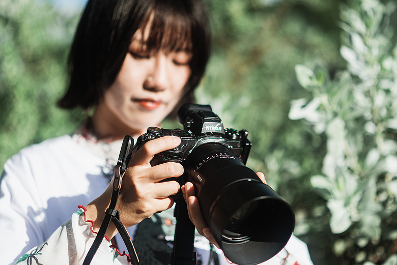 點我看大圖 打破平價鏡頭印象,MEIKE 85mm F1.4 MIX II 展現成熟工藝 ▏開箱實用測試