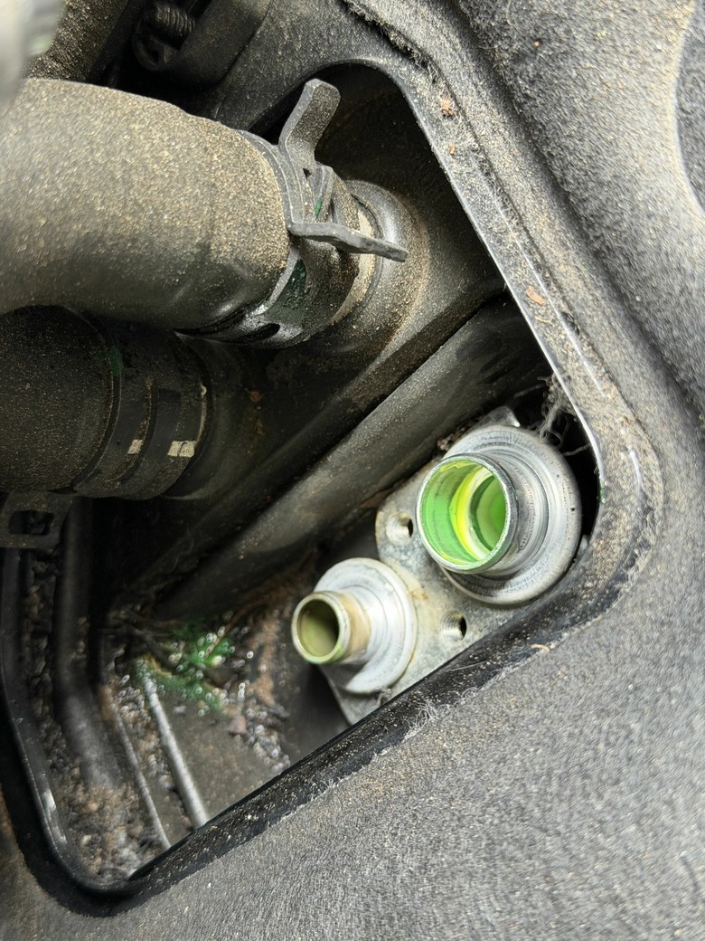 MB W213 漏冷媒 E路走來 無E倖免