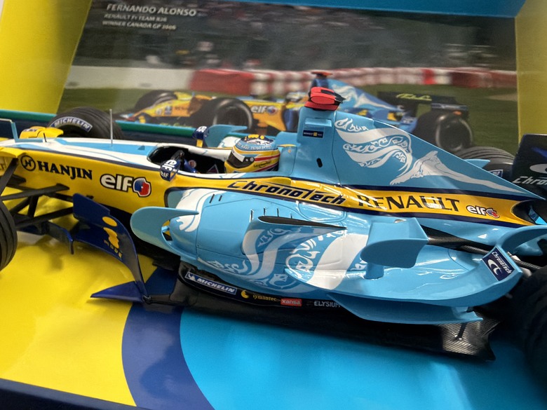 [開箱]F1 1/18 RENAULT R26 FERNANDO ALONSO 2006 CANADA GP