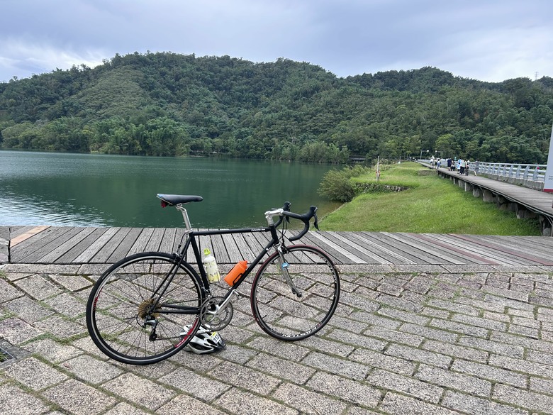 跟著博愛車隊參加中華民國自行車騎士協會籌辦的2026南投旅遊百k自行車小鎮漫遊活動,由中興新村出發經草屯、國姓、埔里、魚池(日月潭)、集集及名間再O繞回南投市出發點,Calamita due city tour