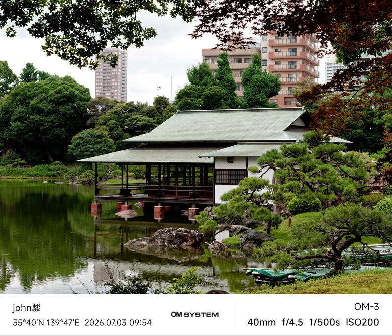再看一次東京第一日(清澄庭園、藍瓶咖啡、OMSYSTEM PLAZA、炸牛排元村、東京鐵塔)(OM SYSTEM OM-1II、OM-3、OM-5II、TG-7)