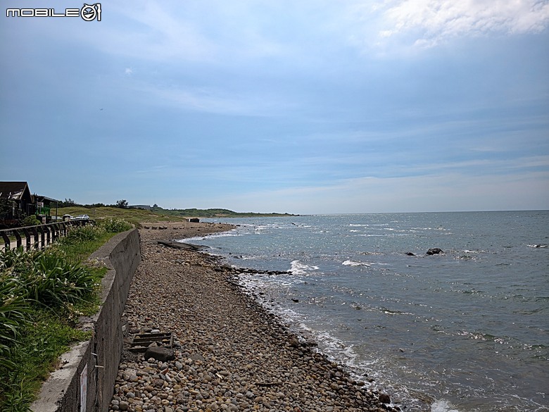 沙灘皮克敏探索之新北市篇 — 萬里海水浴場、金山中角、貢寮福隆海水浴場、石門白沙灣、三芝淺水灣、淡水沙崙、淡江大橋,還有Bossa Nova巴莎諾瓦海景餐廳與依海廚房之吃吃喝喝