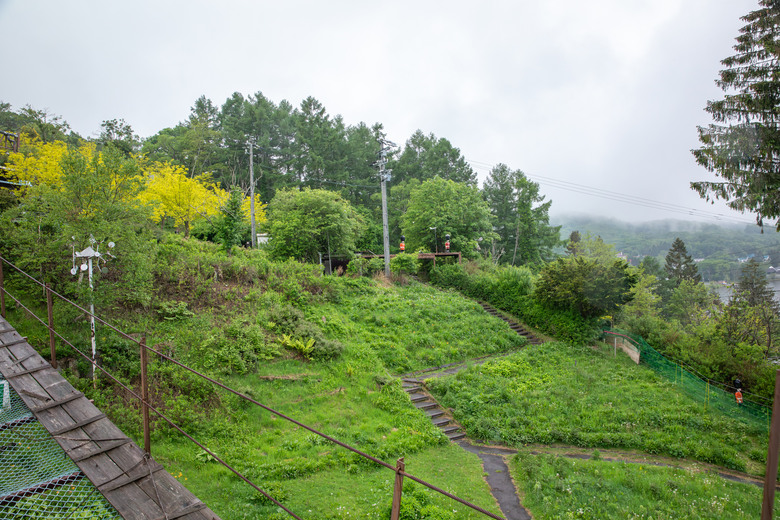 點我看大圖 ✈️ 趕在暑假人潮爆炸前,先衝一波日本下篇~白絲瀑布、花之丘展望纜車、山中湖觀光船、御殿場