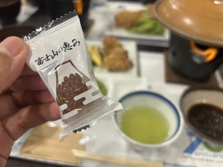 擱一擺雨中挑戰日本之顛-富士山