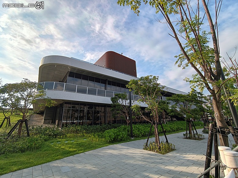 沙灘皮克敏探索之新北市篇 — 萬里海水浴場、金山中角、貢寮福隆海水浴場、石門白沙灣、三芝淺水灣、淡水沙崙、淡江大橋,還有Bossa Nova巴莎諾瓦海景餐廳與依海廚房之吃吃喝喝