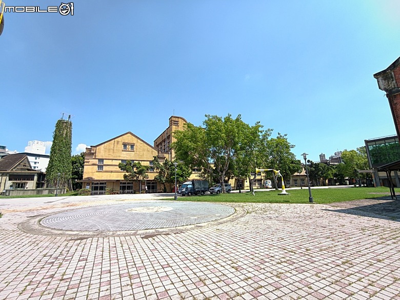 嘉義市立美術館、嘉義文化創意產業園區、嘉義城隍廟、嘉義市郵便局、文化路夜市，外掛美味可口的林聰明沙鍋魚頭、還有繁花似錦的臺南白河蓮花公園 — 2026 端午連假次日遊