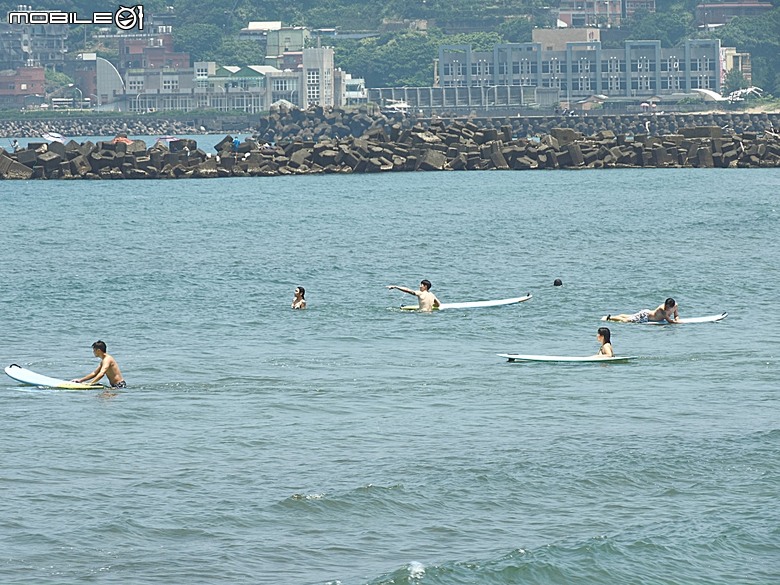 沙灘皮克敏探索之新北市篇 — 萬里海水浴場、金山中角、貢寮福隆海水浴場、石門白沙灣、三芝淺水灣、淡水沙崙、淡江大橋,還有Bossa Nova巴莎諾瓦海景餐廳與依海廚房之吃吃喝喝