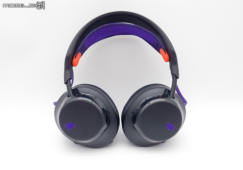 點我看大圖 【北極熊開箱】碳纖維動圈與空間聲學的純粹展現 - JBL Quantum 650 (加映950)