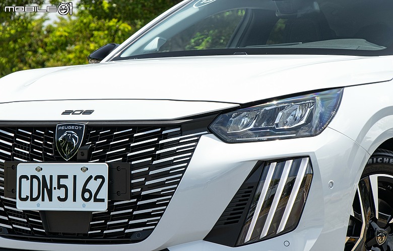 Peugeot 208 小改款試駕|不只賣浪漫情懷,更要用豐富內涵留住你的愛!