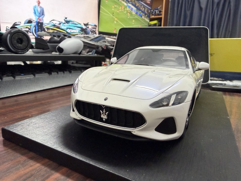 [開箱]1/18 Maserati GranTurismo