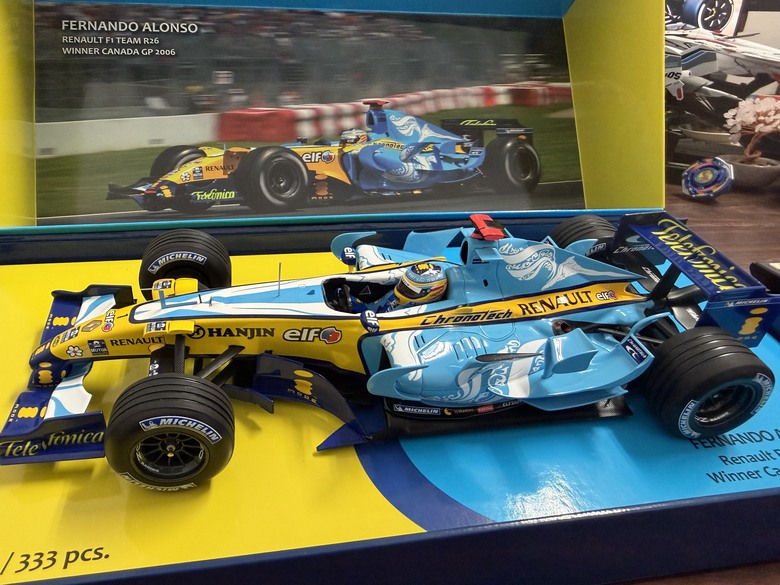 [開箱]F1 1/18 RENAULT R26 FERNANDO ALONSO 2006 CANADA GP