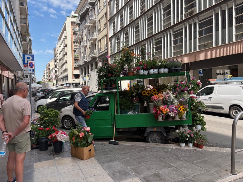 點我看大圖 意大利🇮🇹Bari巴里港之旅第一天,到達Matera馬泰拉古城