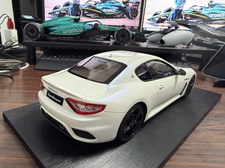 [開箱]1/18 Maserati GranTurismo