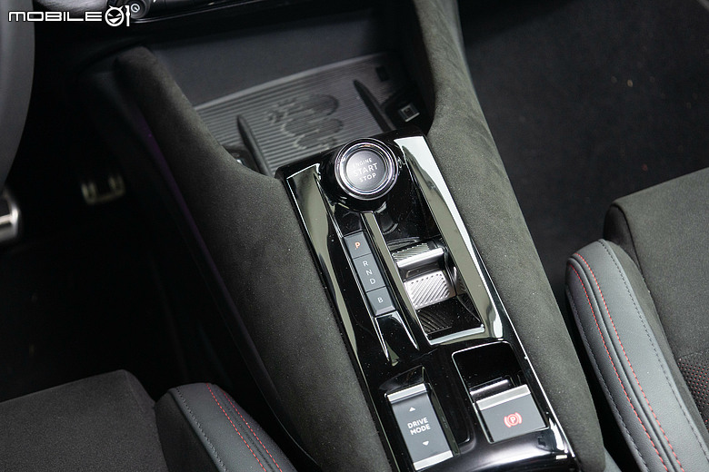Alfa Romeo Junior Elettrica 試駕｜純電卻有靈活操控，不只帥還很快！
