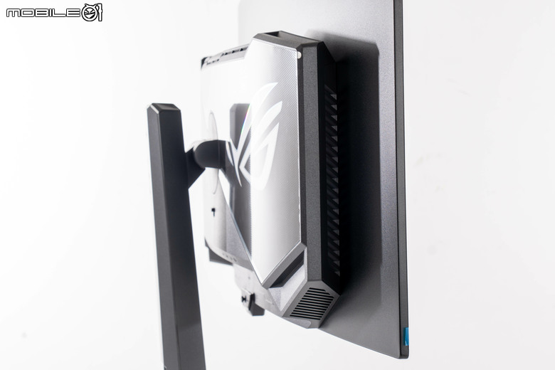 ROG STRIX OLED XG34WCDMS 電競螢幕開箱實測 34 吋寬曲面與 280Hz 高更新率帶來流暢沉浸感受