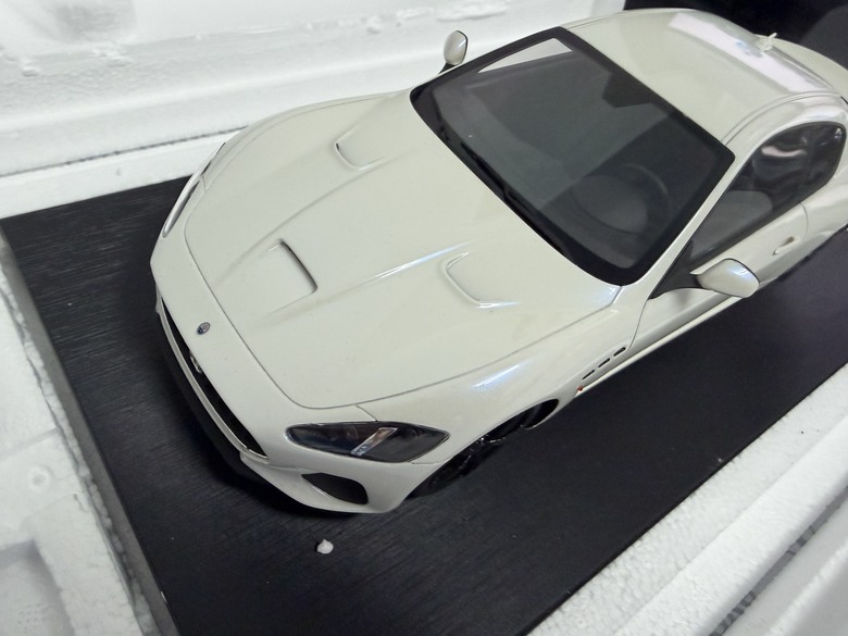 [開箱]1/18 Maserati GranTurismo