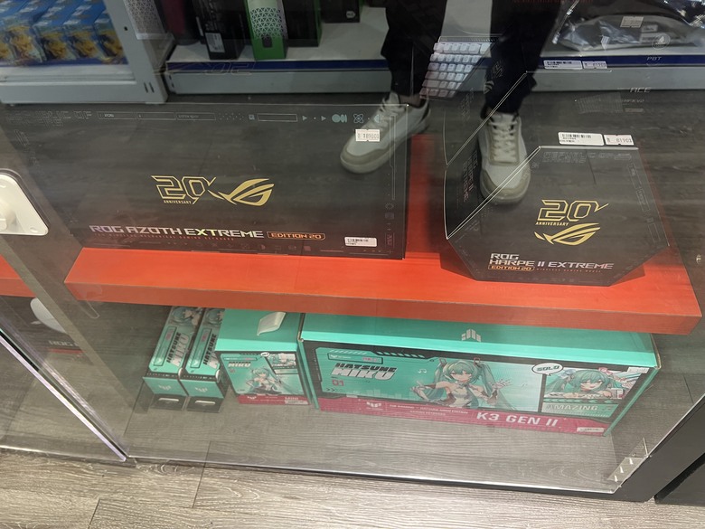 [輕開箱] TUF 初音聯名週邊大全套
