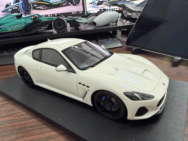 [開箱]1/18 Maserati GranTurismo