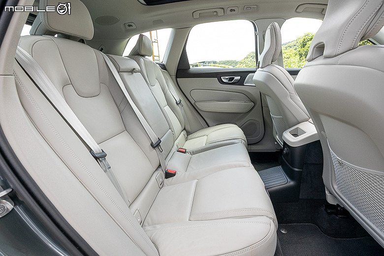 Volvo 小改款 XC60 T8 試駕|除了節能,還讓你有更優雅從容的旅程!