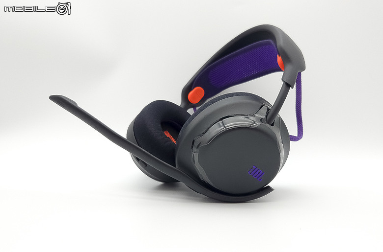 【北極熊開箱】碳纖維動圈與空間聲學的純粹展現 - JBL Quantum 650 (加映950)