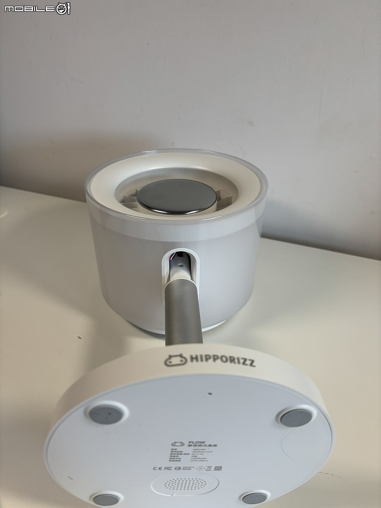 點我看大圖 HIPPORIZZ 河馬引力 ·Flow 靜音微光風扇開箱評測|辦公桌降溫神器,安靜到讓你忘記它在轉