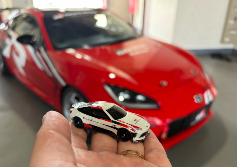 帶著一台 Tomica,回到 JDM Corolla 的故鄉。