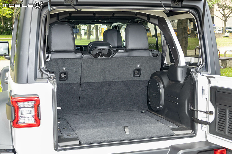 Jeep Wrangler Rubicon/Sahara 試駕｜歷經考驗的越野實力，帶你勇闖世界的每個角落！