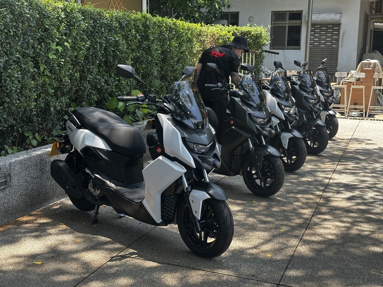 大家等很久的STR X 300上市，價格公布