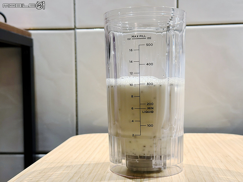 Ninja Blast Max 無線調理機｜650ml 大容量、無線碎冰，果昔走到哪打到哪