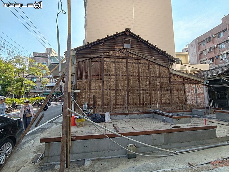 嘉義市立美術館、嘉義文化創意產業園區、嘉義城隍廟、嘉義市郵便局、文化路夜市，外掛美味可口的林聰明沙鍋魚頭、還有繁花似錦的臺南白河蓮花公園 — 2026 端午連假次日遊