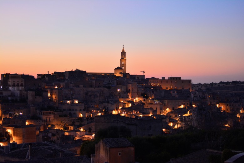 點我看大圖 意大利🇮🇹Bari巴里港之旅第一天,到達Matera馬泰拉古城